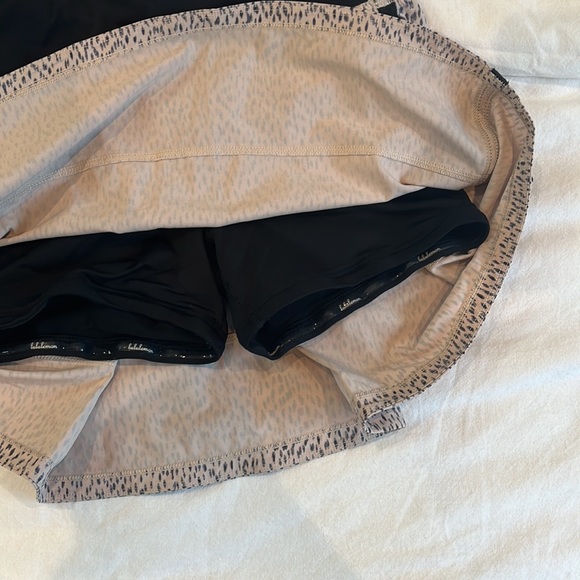 LULULEMON SIZE 2TALL SKIRT - Picture 5 of 5